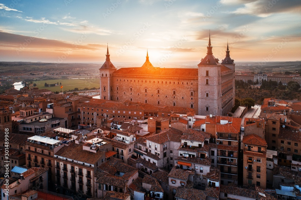 Fototapeta premium Castle of San Servando aerial view sunset in Toledo