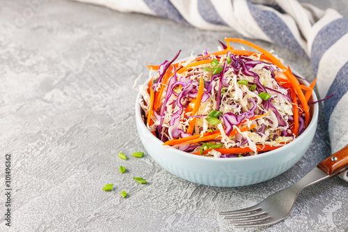Tableau sur toile Fresh coleslaw salad