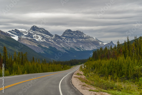 cefields parkway, Jasper to Banff national paks road and mountain views.