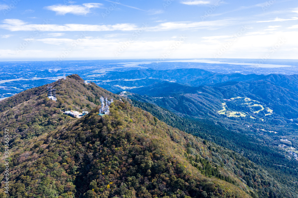 筑波山の山頂と遠方に霞ヶ浦 茨城県 筑波山の山頂と遠方に霞ヶ浦 茨城県