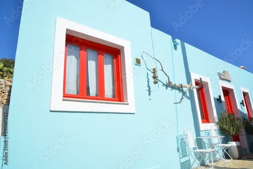 Fototapeta Naklejka Na Ścianę i Meble -  Urlaubsresidenz in typischer griechischer Architektur (Rhodos, südliche Ägäis)