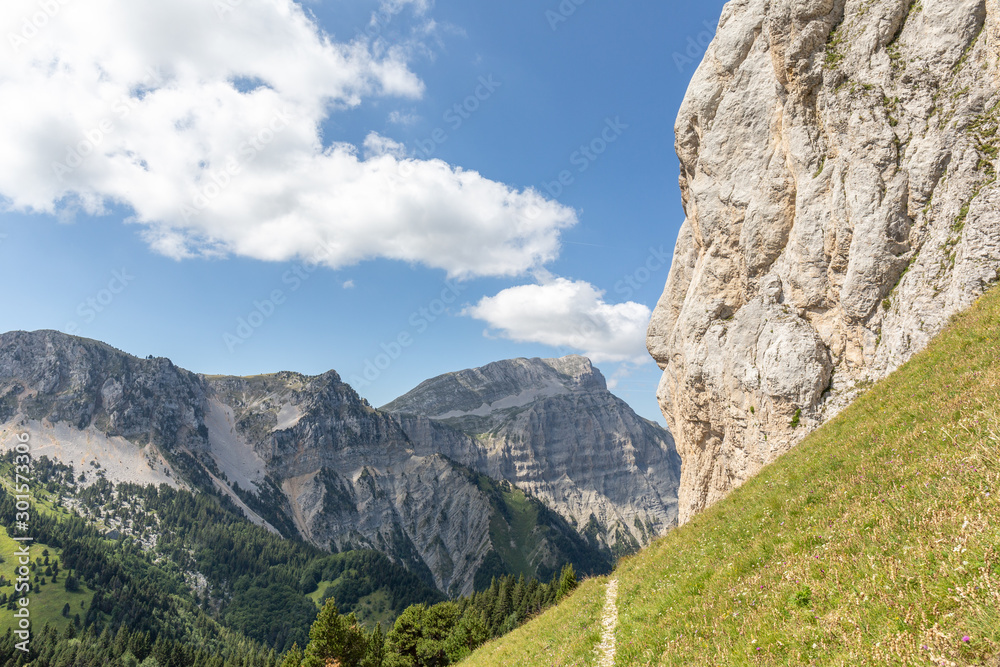 Autour du Mont Aiguille randonnée en montagne dans le Vercors avec le Grand Veymont France
