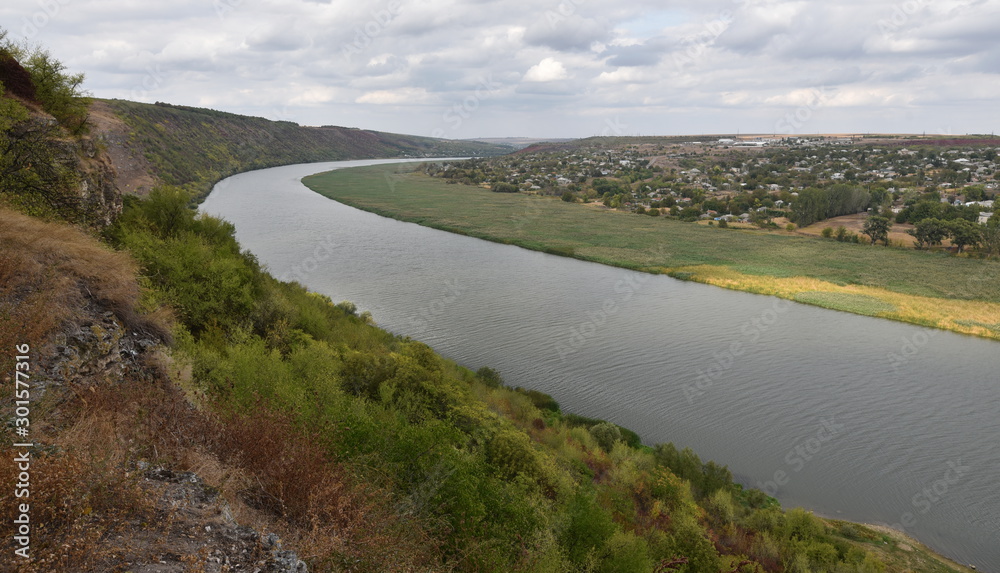 Der Dnjestr zwischen Moldawien (links) und Ukraine bei Soroca
