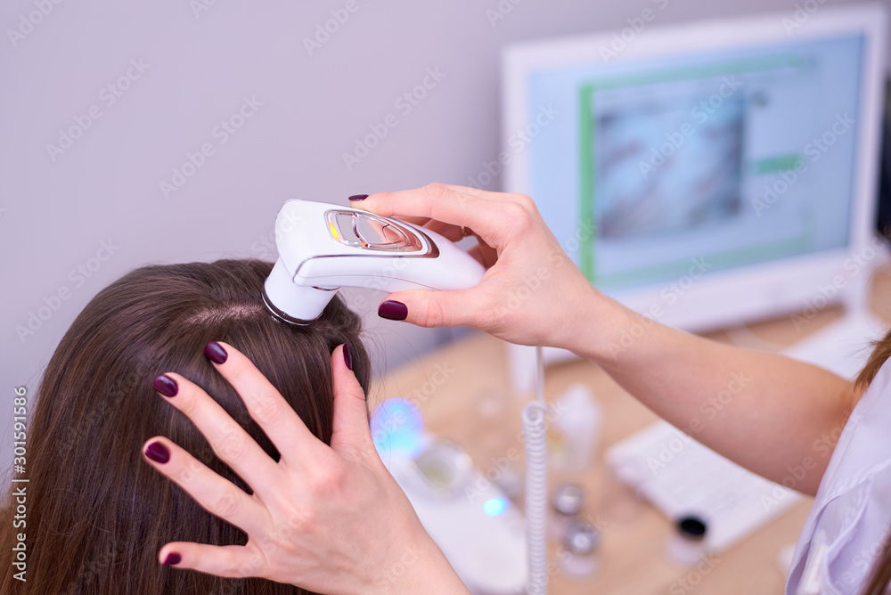 Diagnostic complex for microscopic examination of hair and skin of the