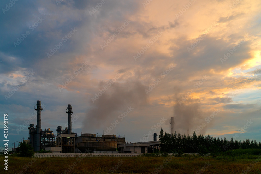 Power plant, petrochemical plant With steam spreading.