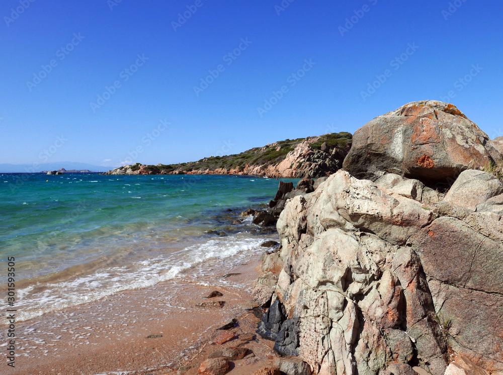 vista marina della bella isola de La Maddalena in Sardegna