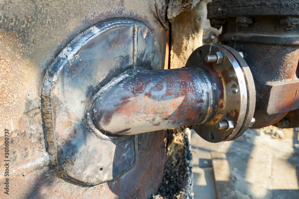 Ring Header Refineries Corner welds welded reinforcing rings to the body of the column at the ...
