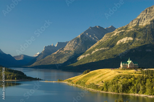 Fototapeta Naklejka Na Ścianę i Meble -  Prince of Wales Hotel Waterton Lakes National Park