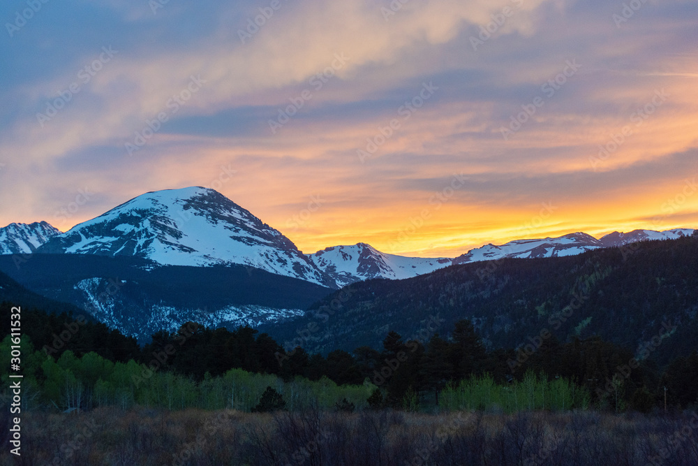 Fototapeta premium Colorful Mount Copeland at Dusk in the Colorado Rocky Mountains