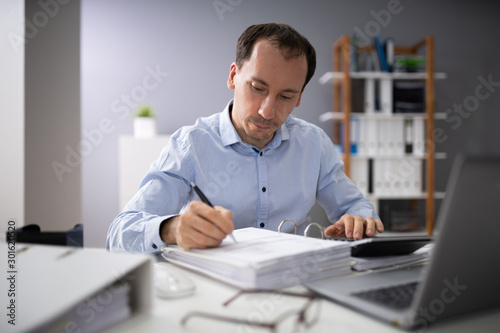 Wallpaper Mural Accountant Working At The Office Torontodigital.ca