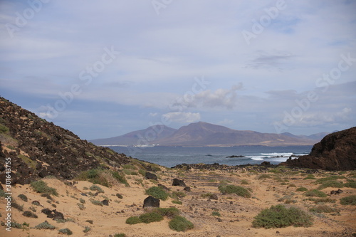   le de Lanzarote vue de l     le de Los Lobos  Les Canaries 