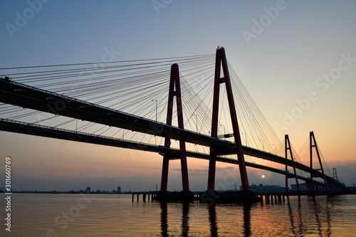 Fototapeta Naklejka Na Ścianę i Meble -  名港西大橋からの日の出