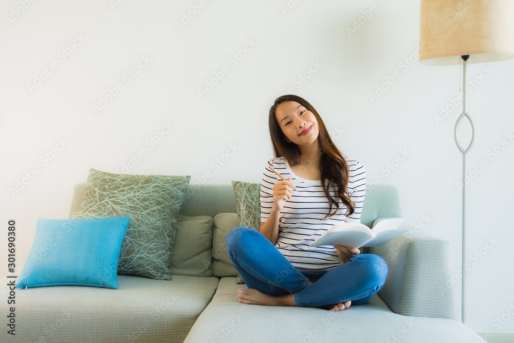 Portrait beautiful young asian women reading book with coffee cup Portrait beautiful young asian women reading book with coffee cup