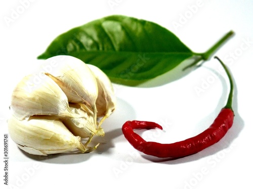 spices are often used as a food flavoring, cooking spices and traditional medicines that are healthy for the body.