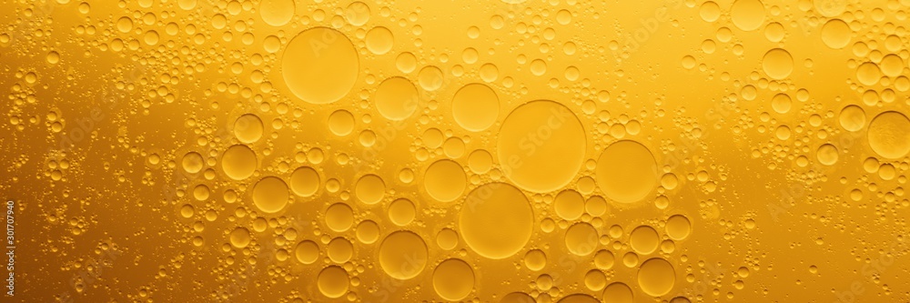 Yellow coocing Oil bubble on water.  - obrazy, fototapety, plakaty 