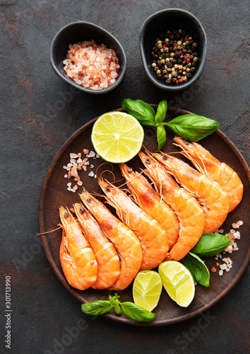 Shrimps served with lemon