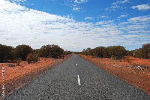 Australische Wüstenstrasse von Alice Springs nach Darwin