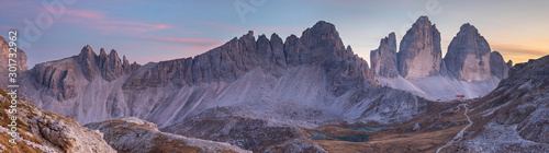 Panoramique du Parc naturel des Tre Cime   Italie.