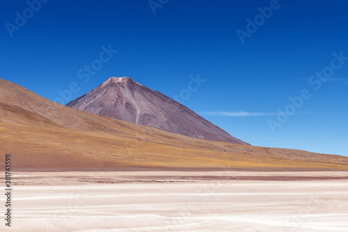 Laguna Blanca, White Lagoon, Eduardo Avaroa National reserve, Bolvia