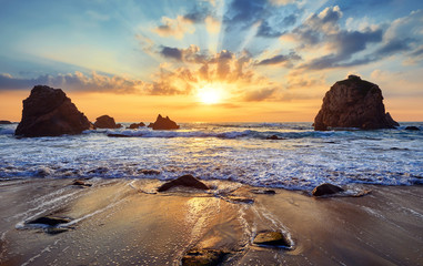 Sierkussen Strand en zee Ursa Beach bij Cabo da Roca  © Yasonya