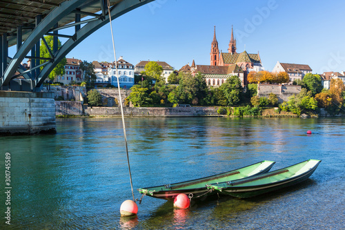 Obraz na płótnie Boote vor Basler Altstadt