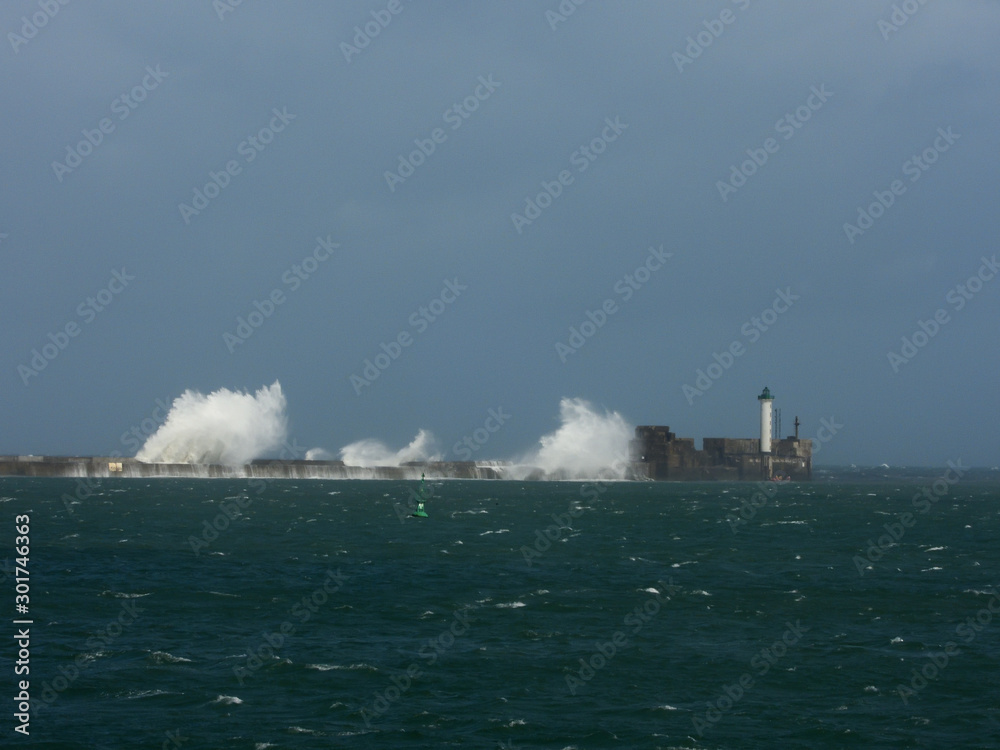 Fototapeta premium tempête phare boulogne sur mer