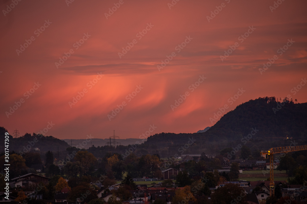 Wolken im Sonnenaufgang