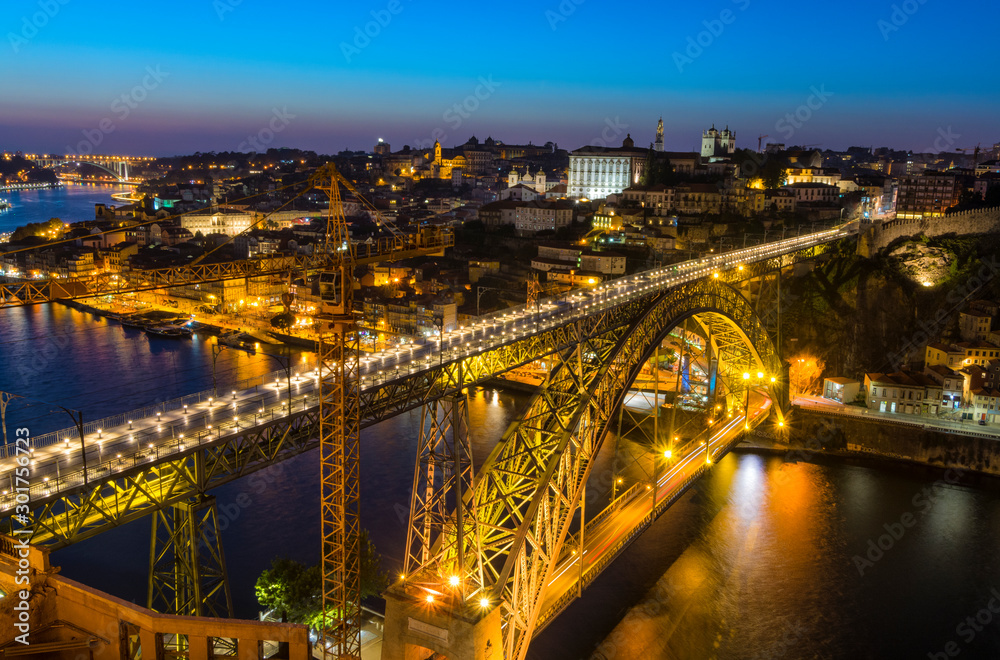 Fototapeta premium Puente en Oporto