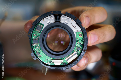 lens block from a professional lens during repair
