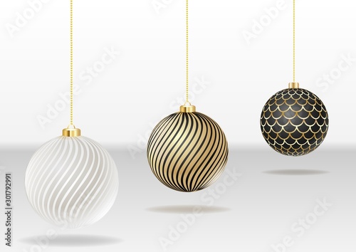 Set of three evening balls.