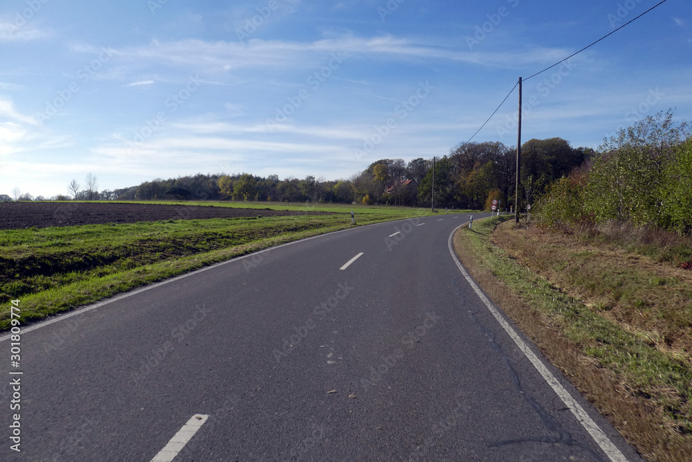 Straße von Stierhöfstetten nach Castell