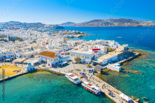Obraz na płótnie Panoramic view of Mykonos town, Cyclades islands, Greece w salonie