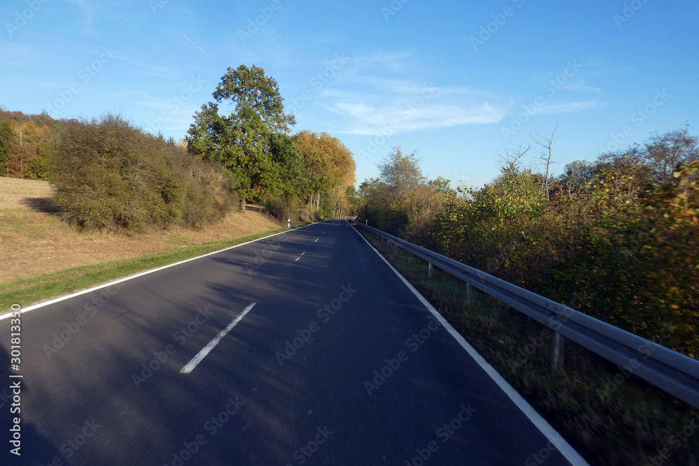 Fototapeta premium staatsstraße 2262 von Schlüsselfeld nach Reichmannsdorf