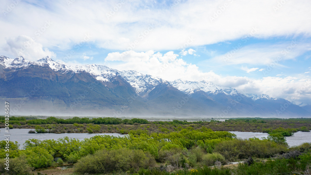 2019 Montains and Lake Glenorchy New Zealand	snow