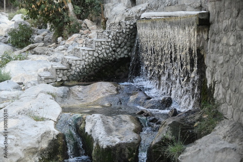 Ain Al Thawarah hot springs in der Region Al Batinah in der Nähe der Stadt Nakhal Nakhl am Fuße des Gebirges Hadshar im Sultanat von Oman.    