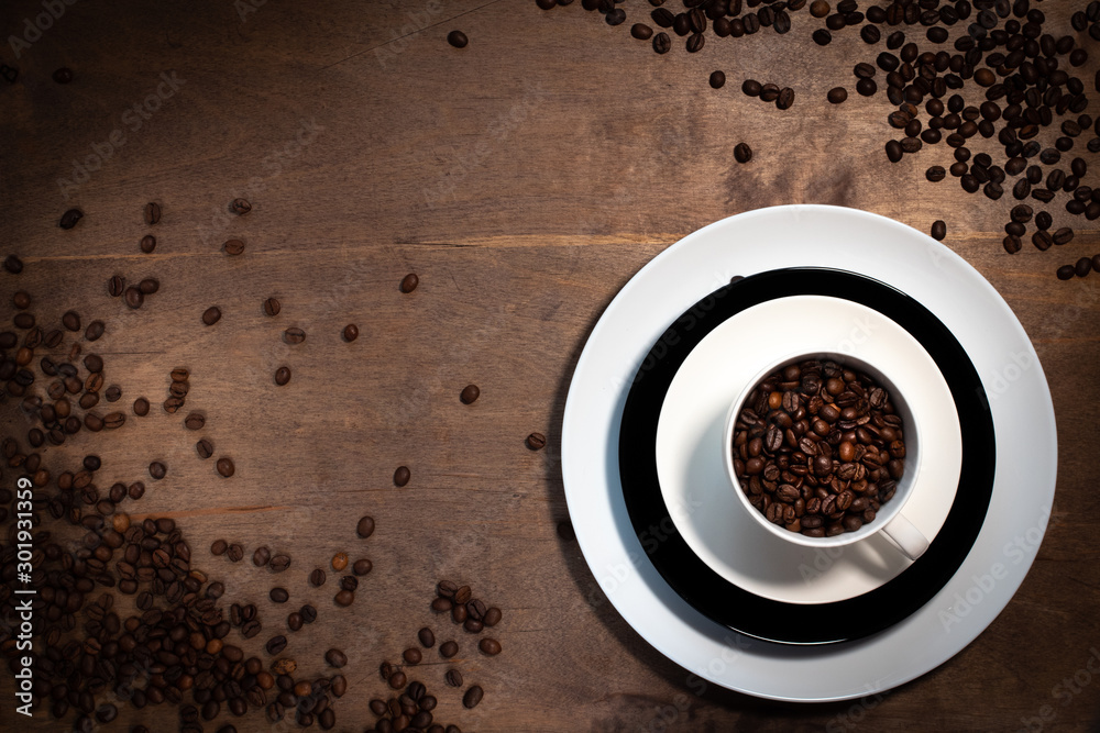 Naklejka premium coffee on a wooden table
