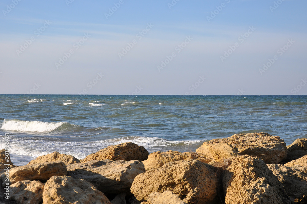 sea and rocks