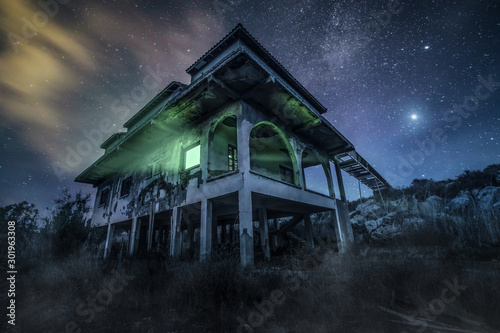 Fototapeta kuchenna A haunted house 