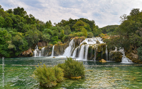 Fototapeta Naklejka Na Ścianę i Meble -  Astonishing waterfall at Plitvice Lakes National Parc in Croatia