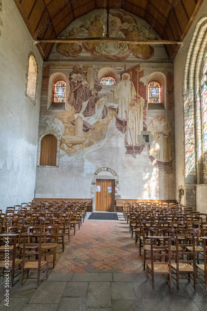 Fototapeta premium interior view of the Church of Saint Melaine in Rennes with a giant wall mural
