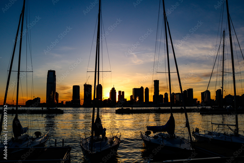 Blick von New York auf New Jersey bei Sonnenuntergang