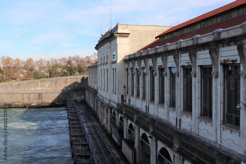 Centrale hydroélectrique de Cusset dans la ville de Villeurbanne - Département du Rhône - France