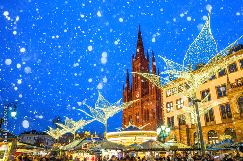 Картината върху платно Sternschnuppenmarkt / Weihnachtsmarkt, Wiesbaden, Hessen, Deutschland