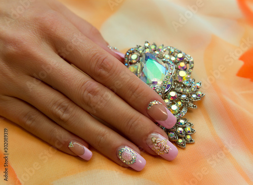 nail art - volume and crystals