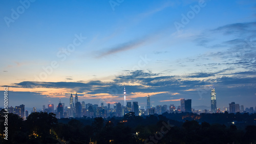 Photography beautiful sunrise over kuala lumpur city skyline