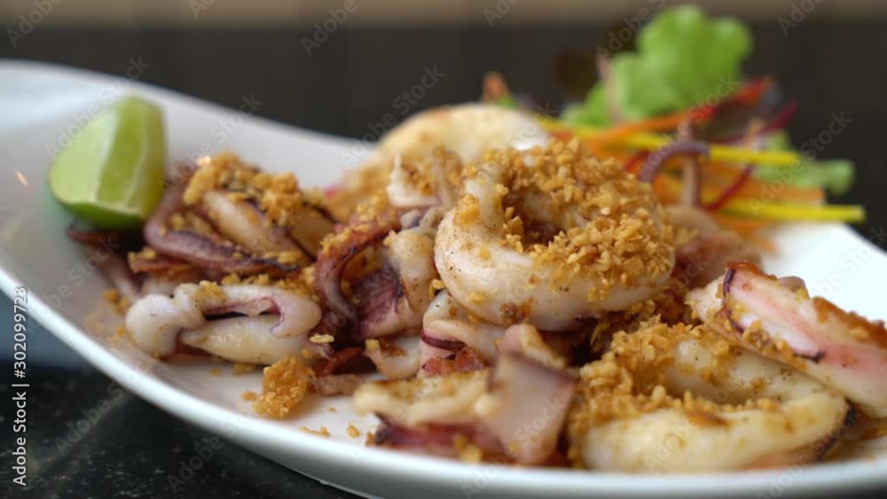 Fried squid with garlic pepper Fried squid with garlic pepper
