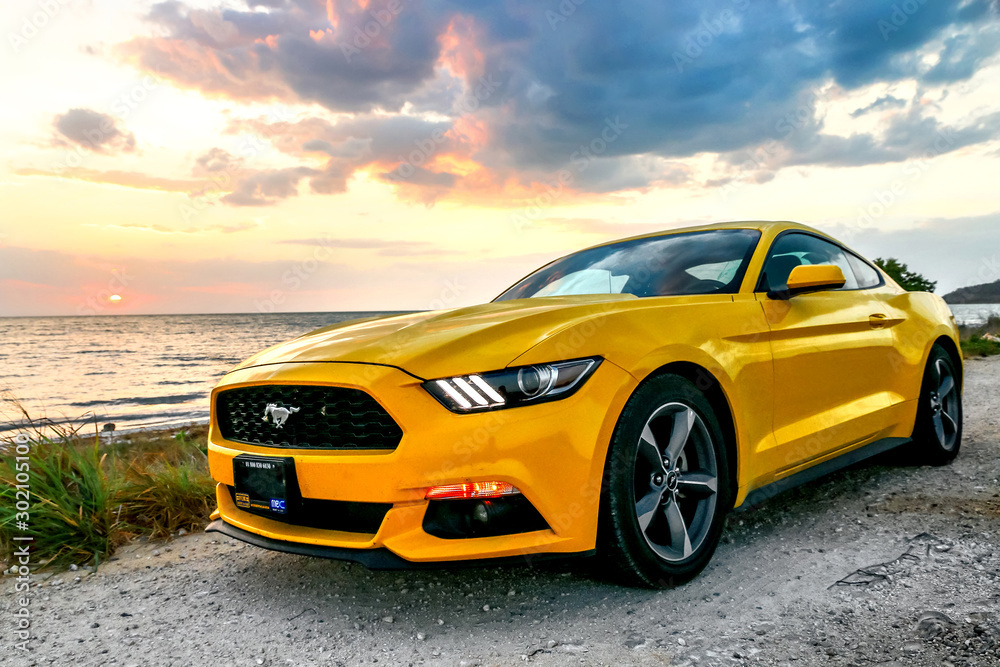 Ford Mustang gt 2017 Р¶РµР»С‚С‹Р№