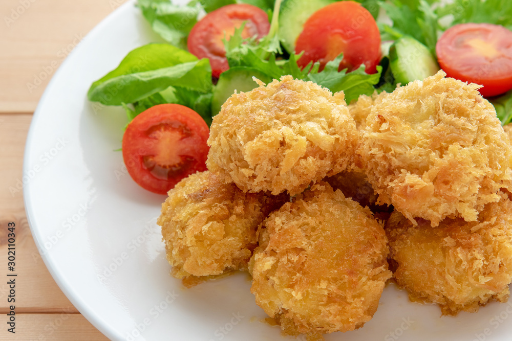 帆立のフライと野菜サラダ 帆立のフライと野菜サラダ