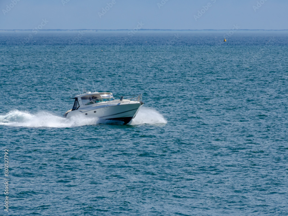 Obraz premium Cruiser Speeding