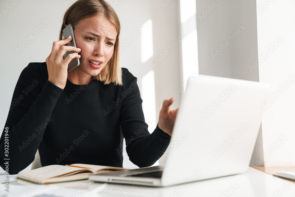 Confident attractive young business woman Confident attractive young business woman